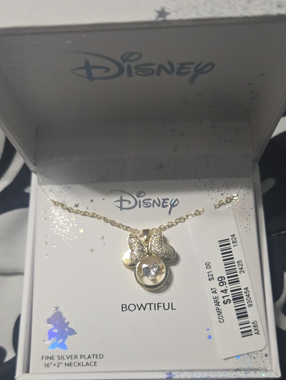 NWT Disney "Bowtiful" Necklace